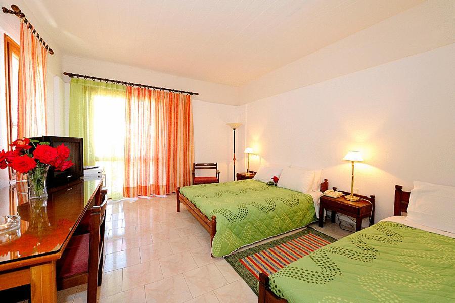 Chronis Rooms & Apartments 아다마스 객실 사진